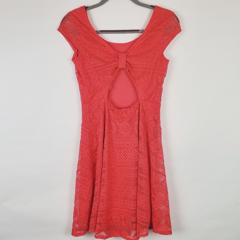 Xhilaration open back bow crochet dress NWT - Picture 2 of 4